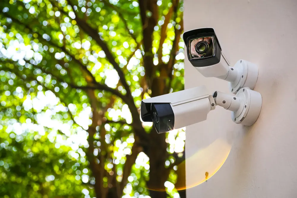 Caméra de vidéosurveillance près de Bazas